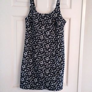 BLACK DAISY JUMPER, SIZE MEDIUM